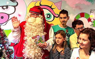 Mikołaj z Rovaniemi obdarował chore dzieci